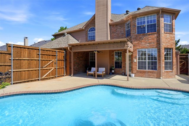 1113 Hunters Creek Drive, Carrollton, TX 75007