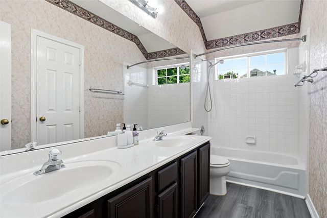 1113 Hunters Creek Drive, Carrollton, TX 75007