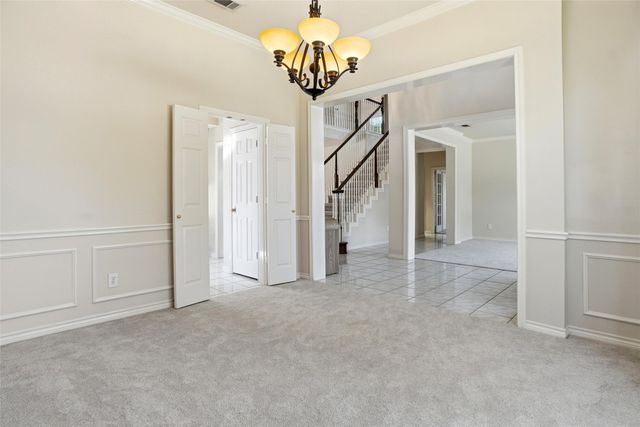 1113 Hunters Creek Drive, Carrollton, TX 75007