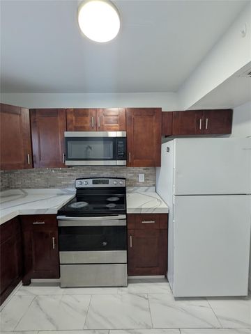 2456 NW 52nd Avenue 2456, Lauderhill, FL 33313