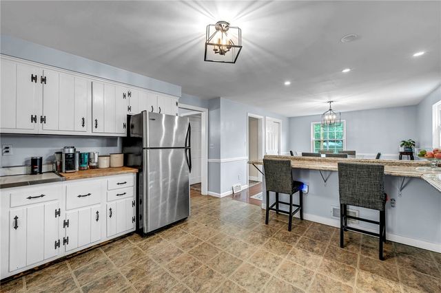 3225 Comanche Road, Bethel Park, PA 15241