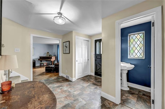 3225 Comanche Road, Bethel Park, PA 15241