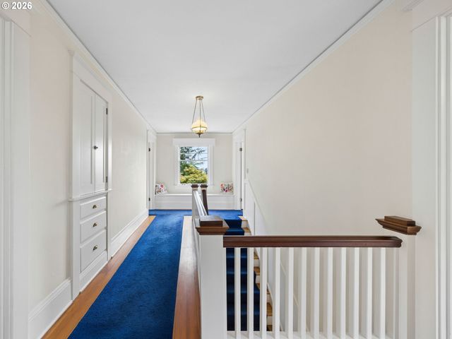 6154 Se TAYLOR Ct, Portland, OR 97215