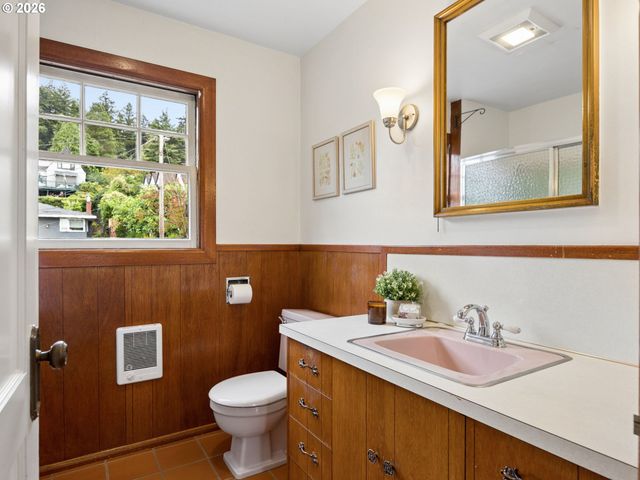 6154 Se TAYLOR Ct, Portland, OR 97215
