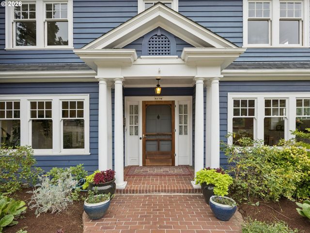 6154 Se TAYLOR Ct, Portland, OR 97215
