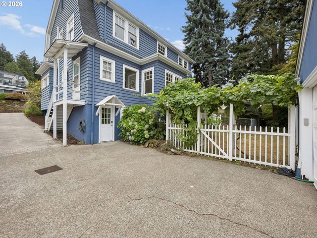 6154 Se TAYLOR Ct, Portland, OR 97215