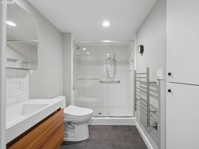 6154 Se TAYLOR Ct, Portland, OR 97215