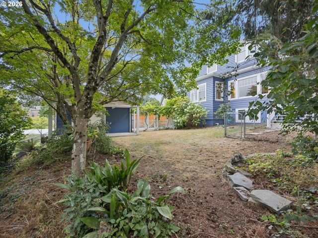 6154 Se TAYLOR Ct, Portland, OR 97215