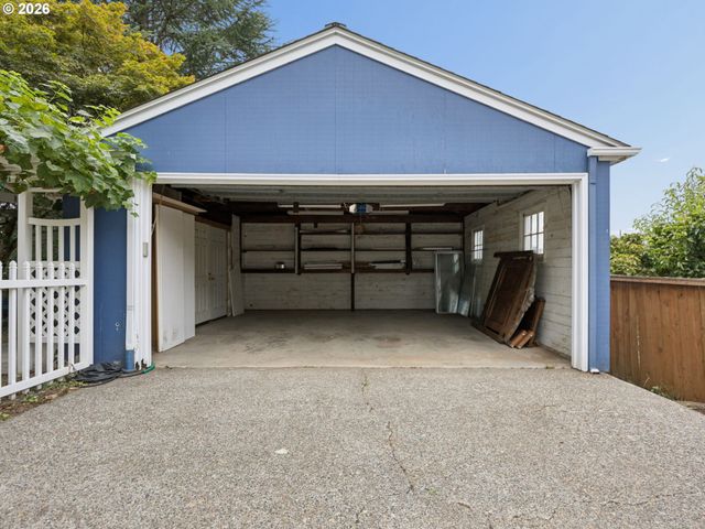 6154 Se TAYLOR Ct, Portland, OR 97215