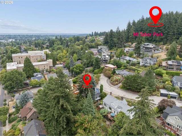 6154 Se TAYLOR Ct, Portland, OR 97215