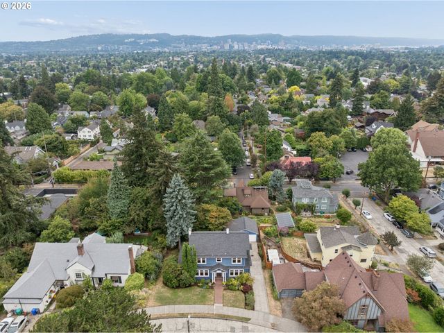 6154 Se TAYLOR Ct, Portland, OR 97215