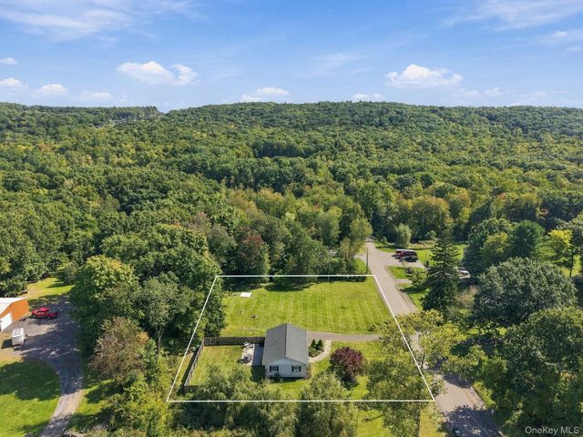 15 Countryman Lane, Wallkill, NY 12589