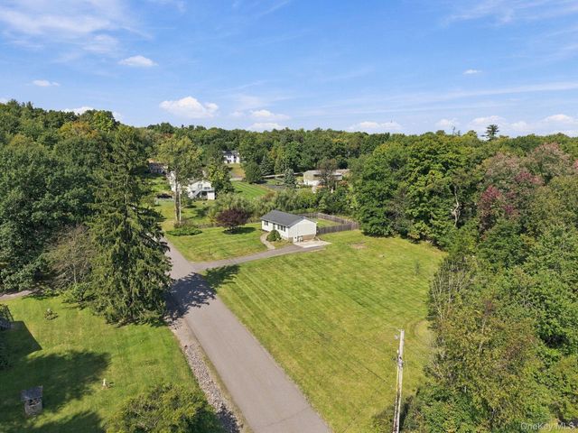 15 Countryman Lane, Wallkill, NY 12589