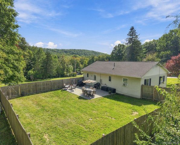 15 Countryman Lane, Wallkill, NY 12589