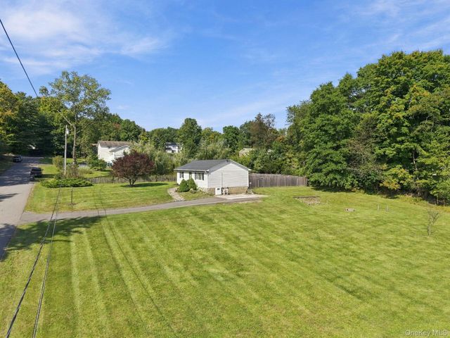15 Countryman Lane, Wallkill, NY 12589