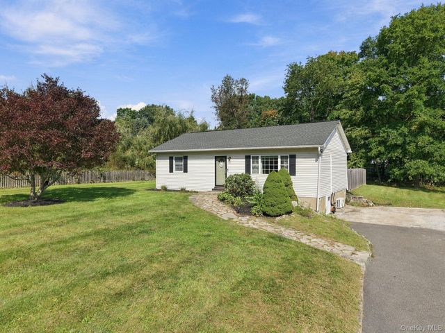 15 Countryman Lane, Wallkill, NY 12589