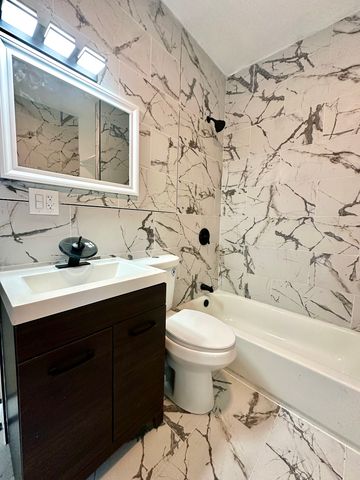 139 S 12th Avenue, Maywood, IL 60153