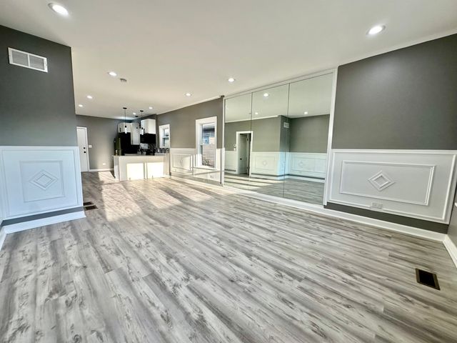 139 S 12th Avenue, Maywood, IL 60153