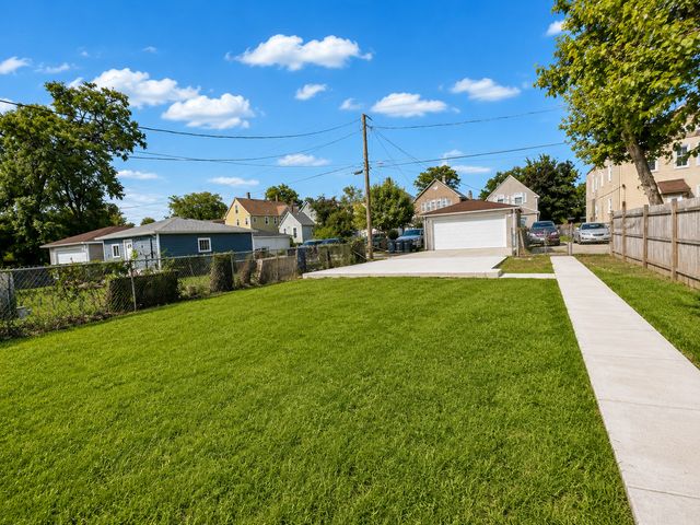 139 S 12th Avenue, Maywood, IL 60153