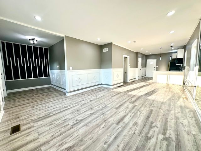 139 S 12th Avenue, Maywood, IL 60153