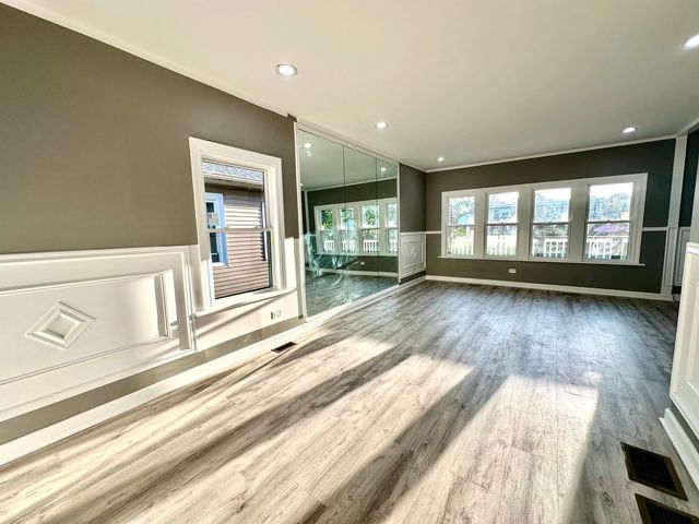 139 S 12th Avenue, Maywood, IL 60153