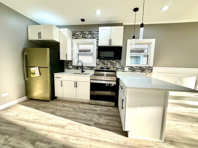 139 S 12th Avenue, Maywood, IL 60153