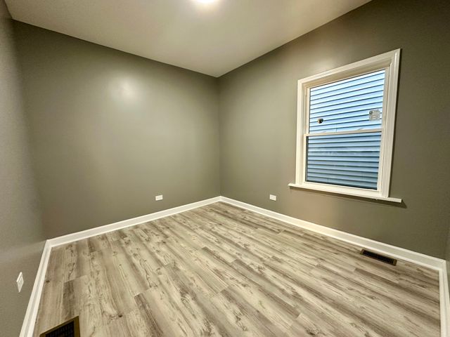 139 S 12th Avenue, Maywood, IL 60153