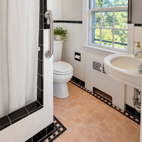 54 Temple St, Arlington, MA 02476