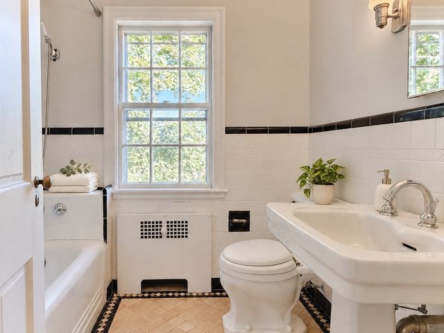 54 Temple St, Arlington, MA 02476