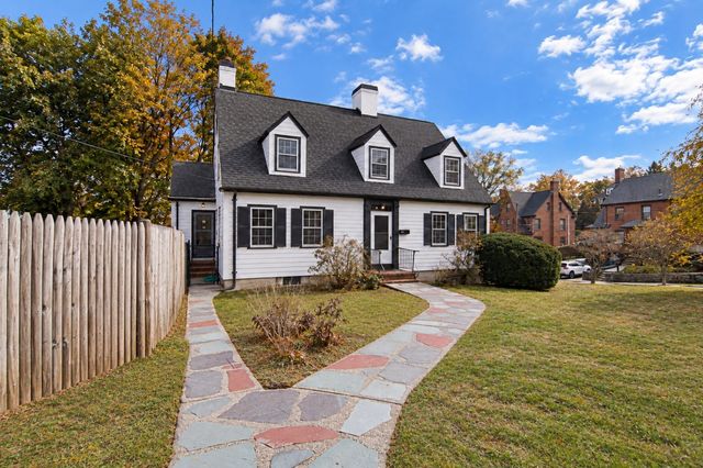 54 Temple St, Arlington, MA 02476