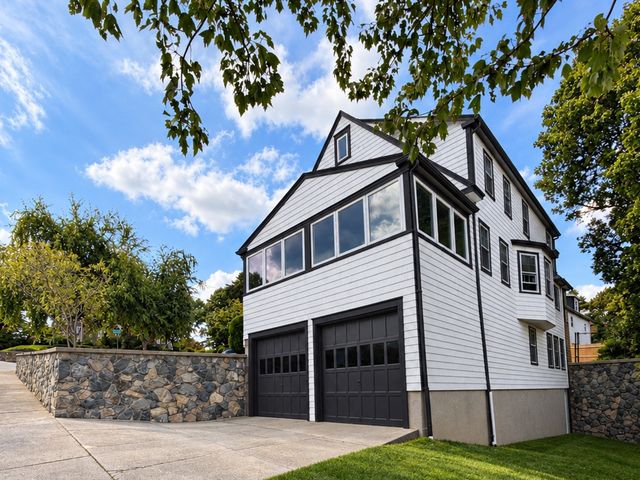 54 Temple St, Arlington, MA 02476