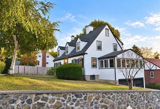 54 Temple St, Arlington, MA 02476