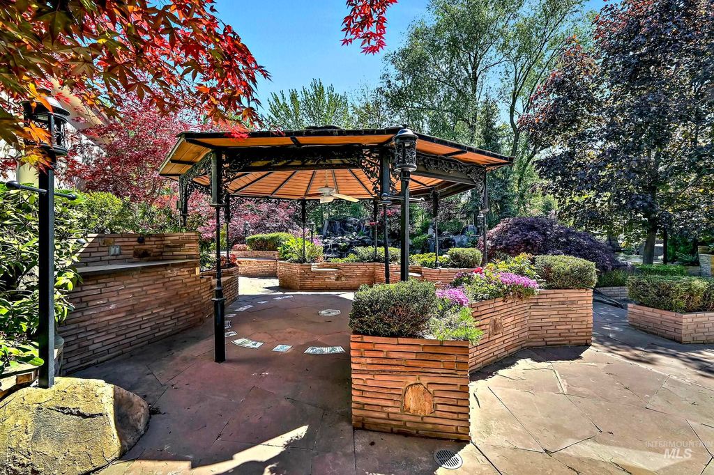 9400 W Pebble Brook Lane, Garden City, ID 83714 photo 32