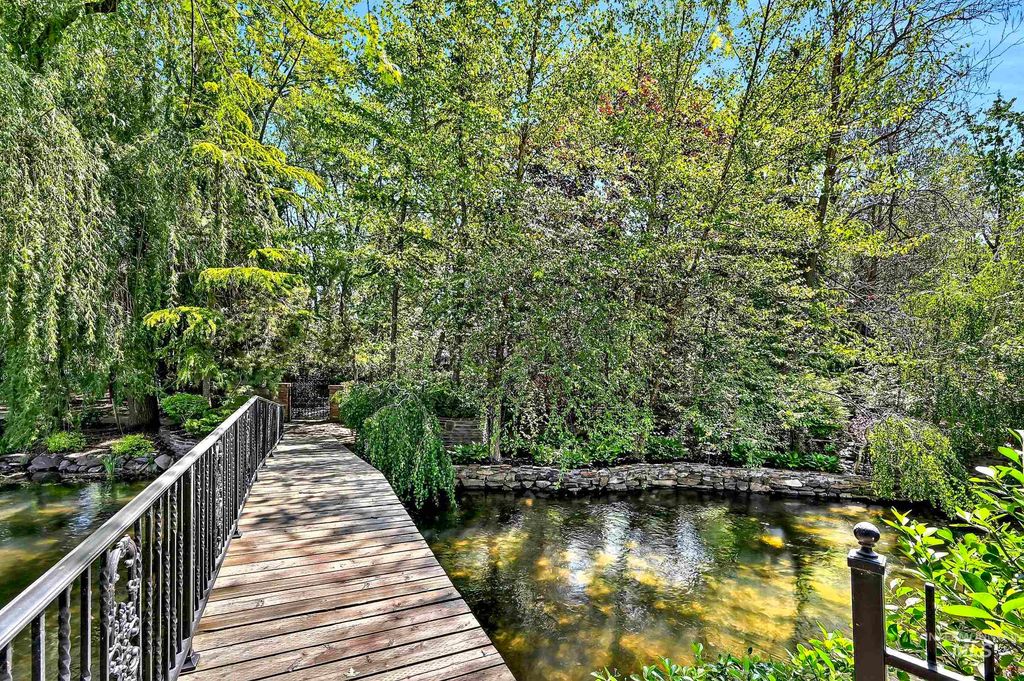 9400 W Pebble Brook Lane, Garden City, ID 83714 photo 38