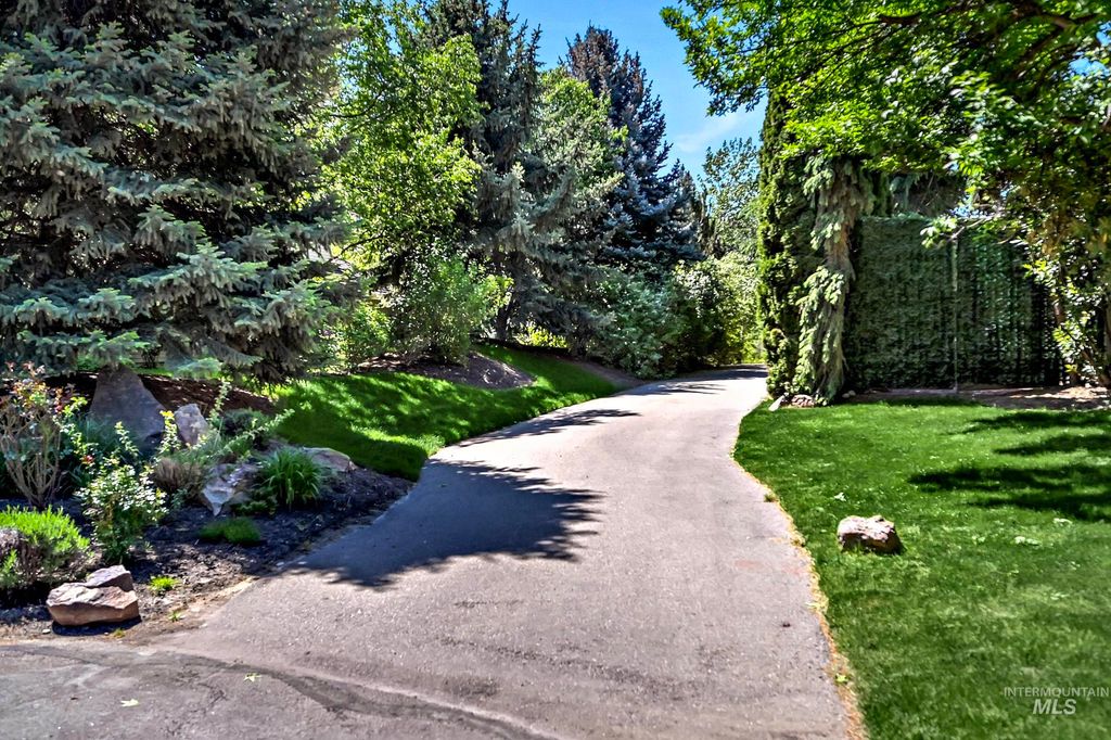 9400 W Pebble Brook Lane, Garden City, ID 83714 photo 45