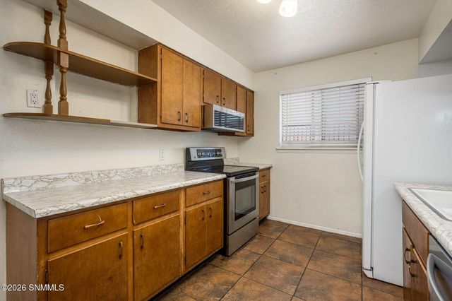 1936 Bromilow Street, Las Cruces, NM 88001