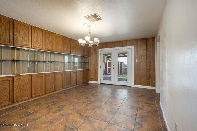 1936 Bromilow Street, Las Cruces, NM 88001