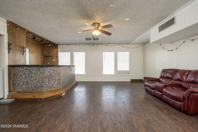 1936 Bromilow Street, Las Cruces, NM 88001