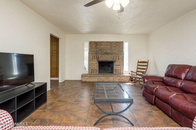 1936 Bromilow Street, Las Cruces, NM 88001