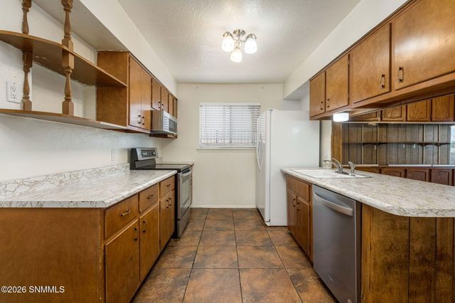 1936 Bromilow Street, Las Cruces, NM 88001