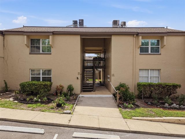 424 WINDMEADOWS STREET 424, Altamonte Springs, FL 32701