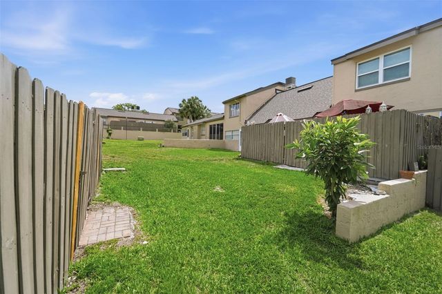 424 WINDMEADOWS STREET 424, Altamonte Springs, FL 32701