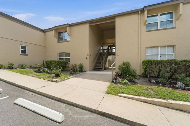 424 WINDMEADOWS STREET 424, Altamonte Springs, FL 32701