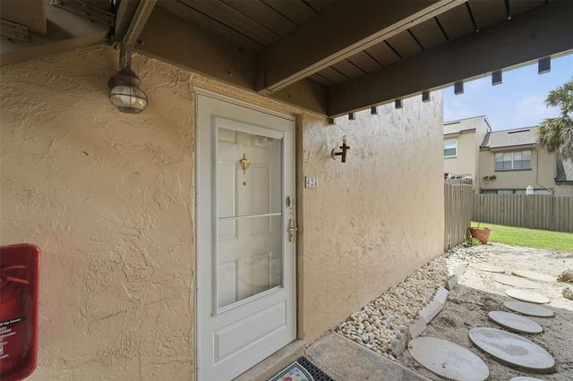 424 WINDMEADOWS STREET 424, Altamonte Springs, FL 32701