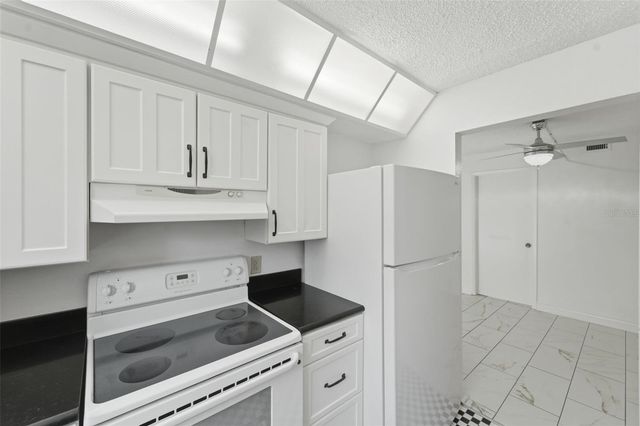 424 WINDMEADOWS STREET 424, Altamonte Springs, FL 32701