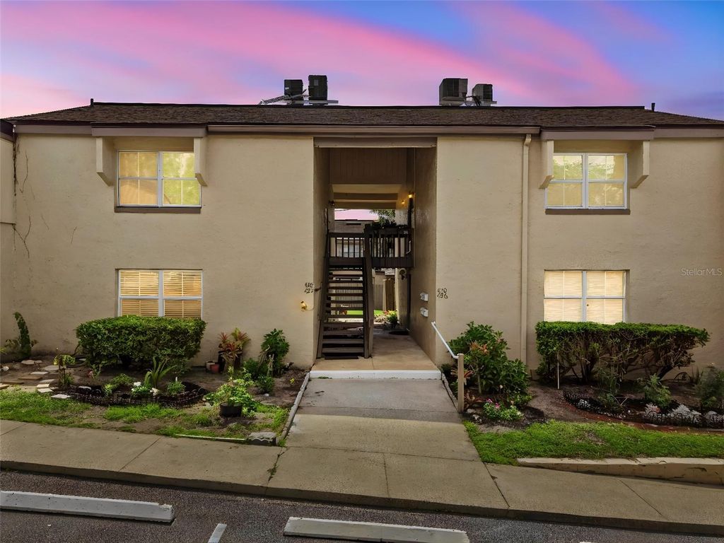 424 WINDMEADOWS STREET 424, Altamonte Springs, FL 32701