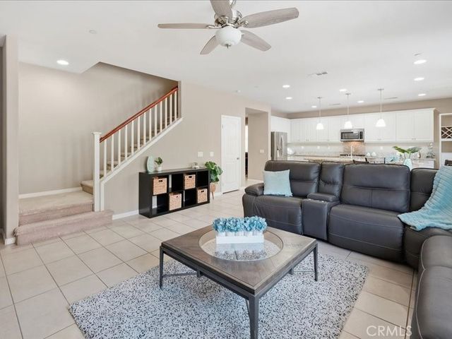 27364 Ellery Place, Saugus, CA 91350