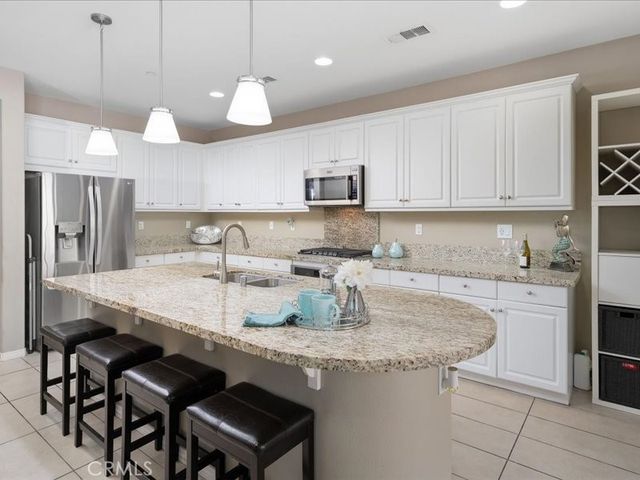 27364 Ellery Place, Saugus, CA 91350