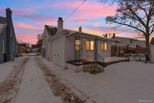 630 N Denwood Street, Dearborn, MI 48128