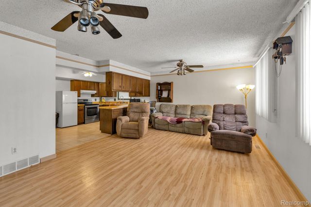 630 N Denwood Street, Dearborn, MI 48128